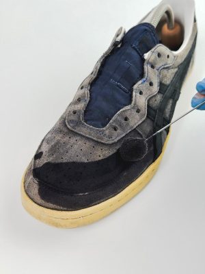 farbowanie butów zamszowych